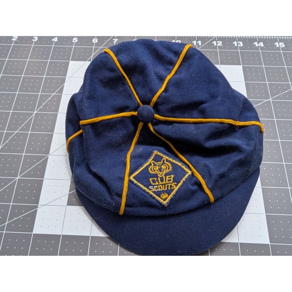 Cub Scouts blue yellow hat 1970s round beanie shape w/ bill vintage scouting